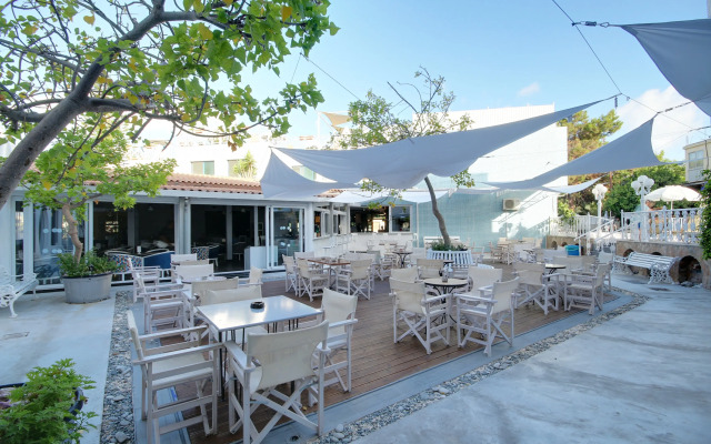 Nereus Hotel