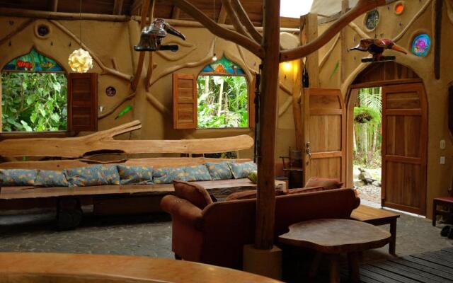 tree house lodge