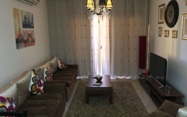 Pool View Apart At British Resort 1334