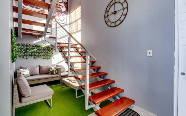 516 Point Bay - Super Stylish for Less