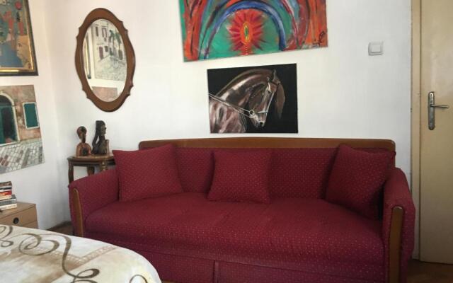 Art House 01