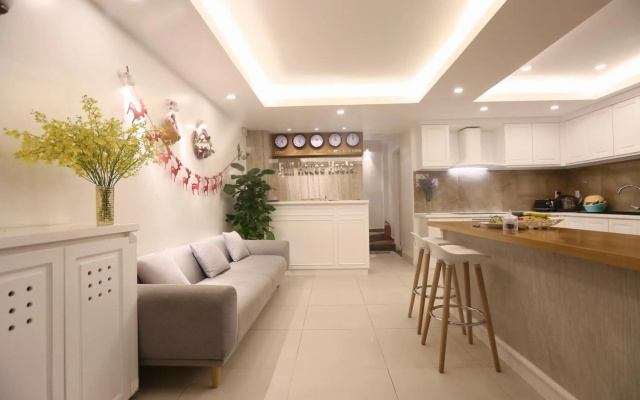 Full House Hostel