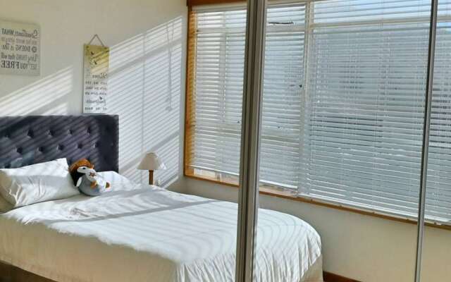 2 Bedroom Apartment in Vredehoek Towers