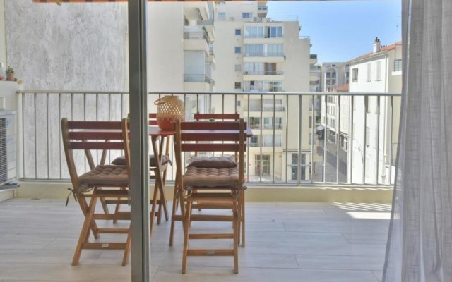 NEW ! Stylish apartment in the heart of Cannes with terrace!