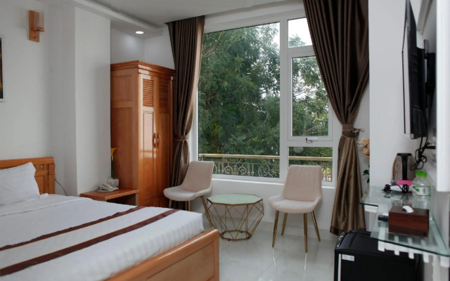 Caroline Beach Vung Tau