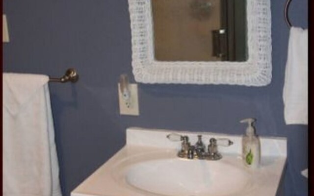 Victorian Country Inn B&B LLC