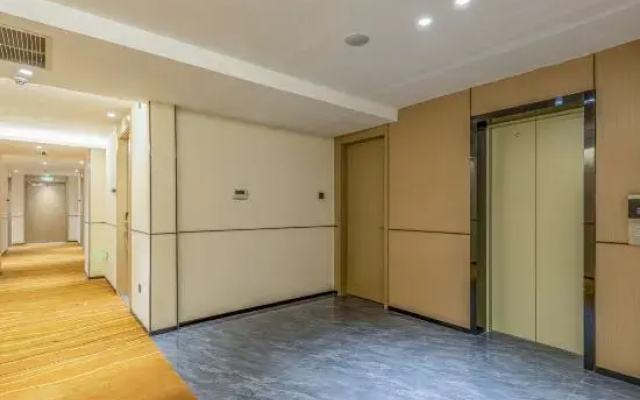 Urban Convenience Hotel (Li County Bipenggou Scenic Area Li Xiaolu Branch)