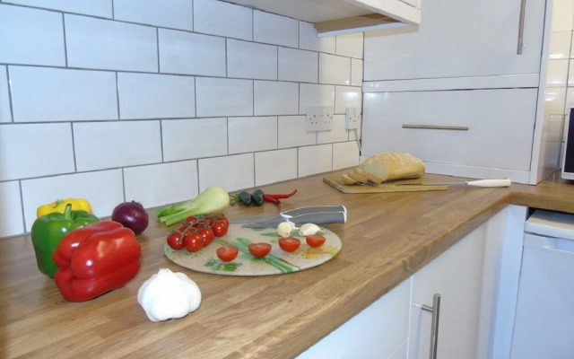 Snug - Faodail Apartment