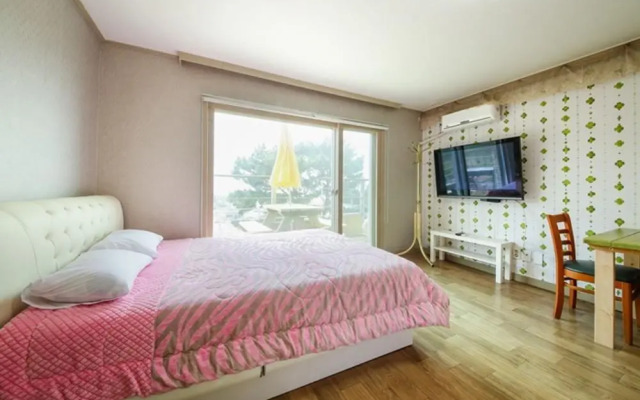 Ganghwado Ari House Pension