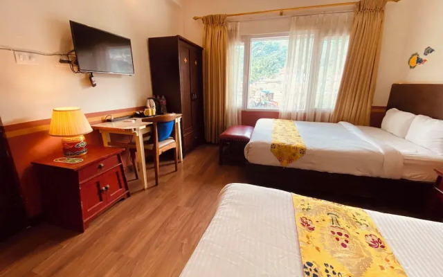 Three Jewels Boutique Hotel