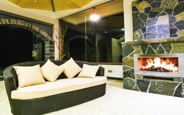 Yangshuo Yulong River Gauche Hotel