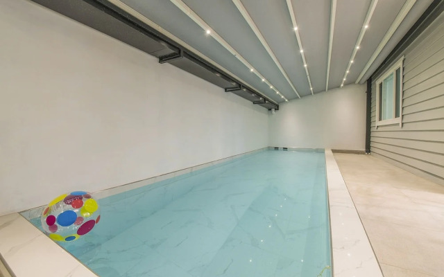 Road 26 Pool Villa