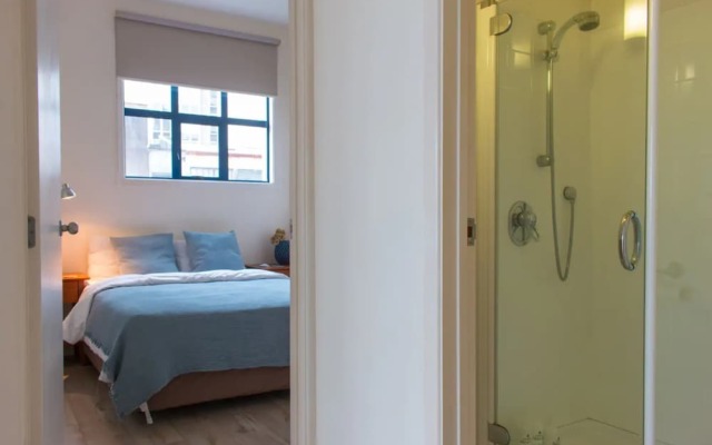 2 Bedroom Penthouse Apartment with Harbour Views