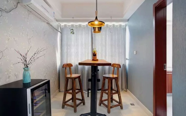 Vase Town House
