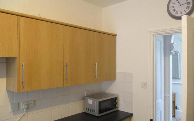 Lovely, Spacious, 3 Bedded, First Floor Apartment