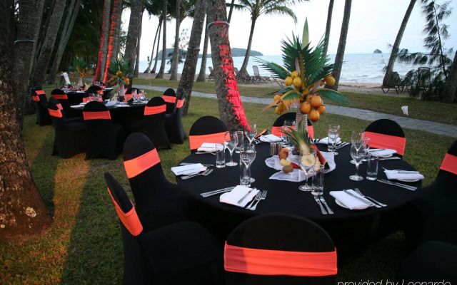 Alamanda Palm Cove by Lancemore