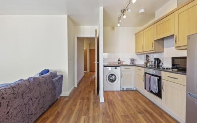 Golden Stays - Sleeps 4 Canterbury Comfy - Entire Apartment