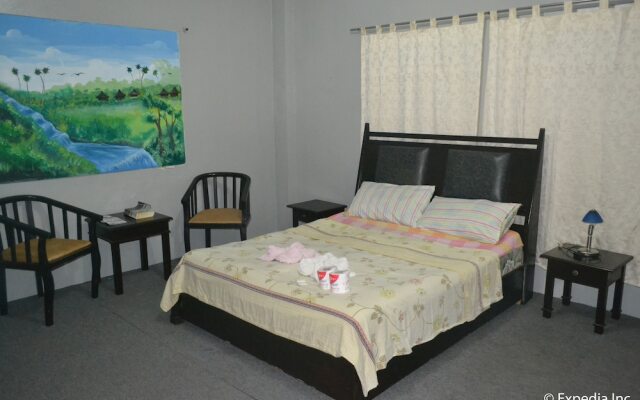 Red Tulip Hotel