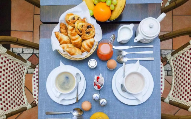 The Deck Hotel by HappyCulture