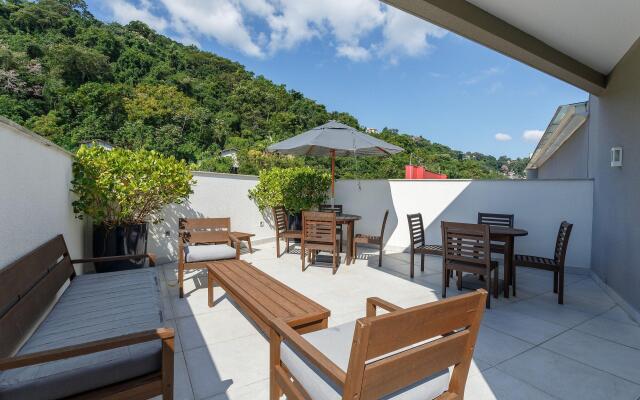 Apto no centro com piscina RRI103