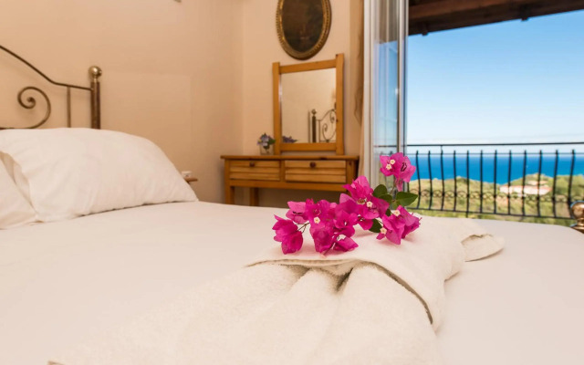 Fiore Hill Sea View Studios
