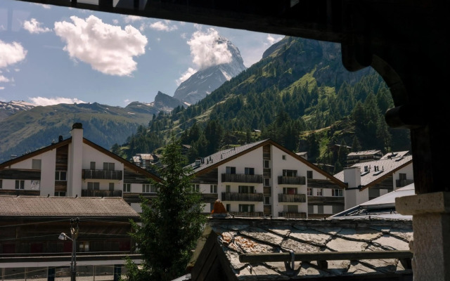 SCHLOSS Zermatt - CBD & Adaptogenic Spa and Sport Hotel
