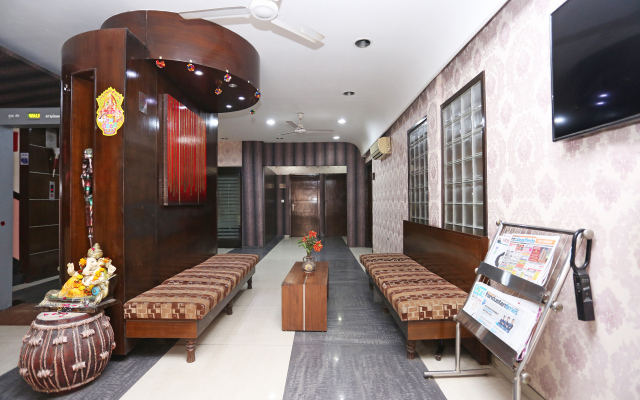 OYO 1824 Hotel Grand Peepal
