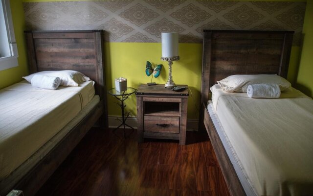 Madame Isabelle's House In New Orleans - Hostel