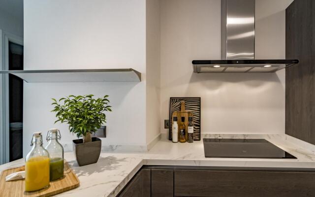 PR - Stunning flat front line beach Puerto Banus