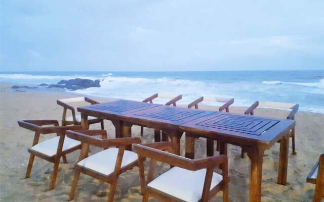 Sri Lanka Beach House Hotel and SPA