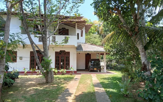 Charming 2-bed Apartment in Weligama