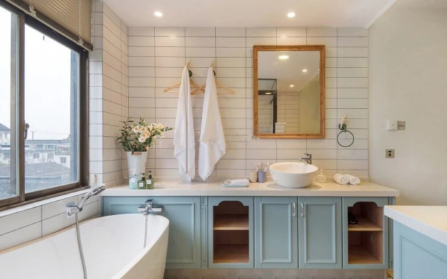 L.River Boutique Inn