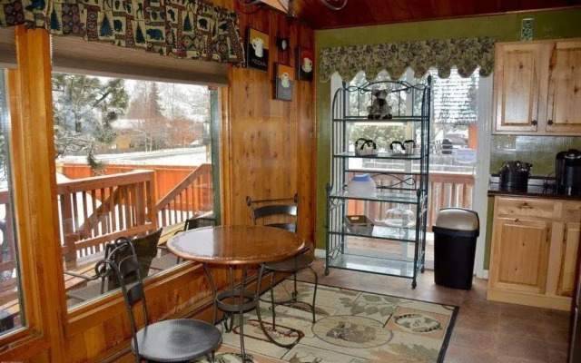 Jewel Lake Bed and Breakfast