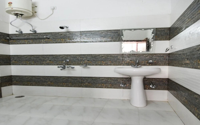 Ayush Home Stay by OYO Rooms