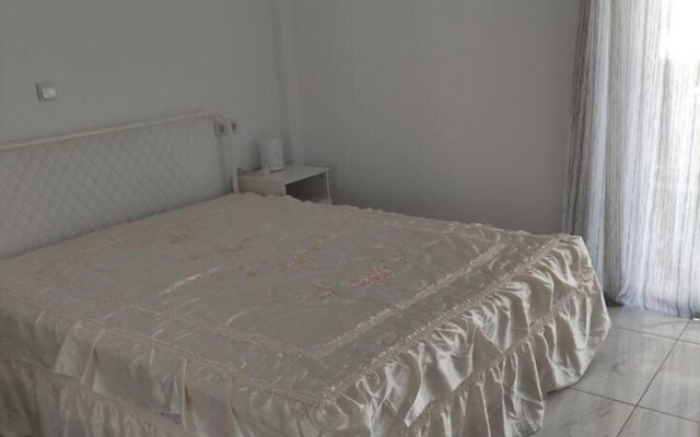 Charming 2-bed Apartment in Agia Triada