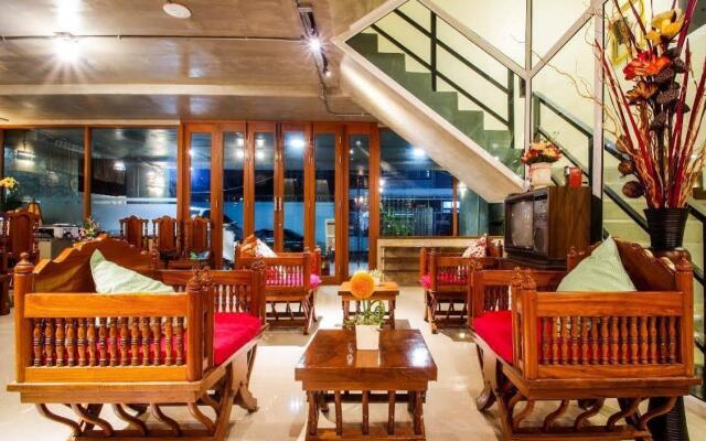 Chala Number 2 Art and Gallery House