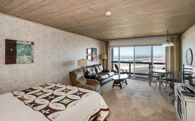 Lanai at the Cove