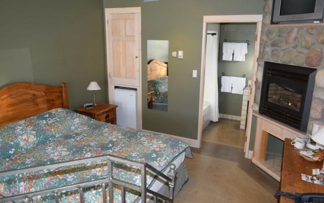 Retreat Wilderness Inn