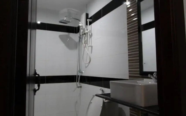 171 NewSeason Hotel