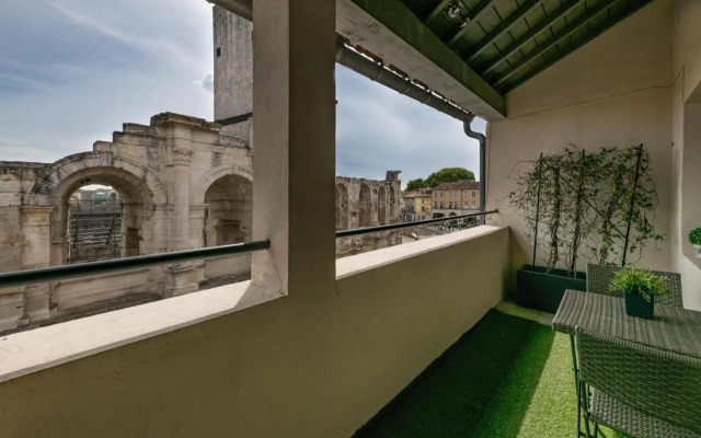 Studio avec balcon donnant sur les Arènes d’Arles
