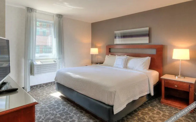 SpringHill Suites Old Montreal