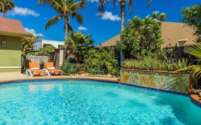 Spacious 5BR Home w Amazing Garden Privatepool