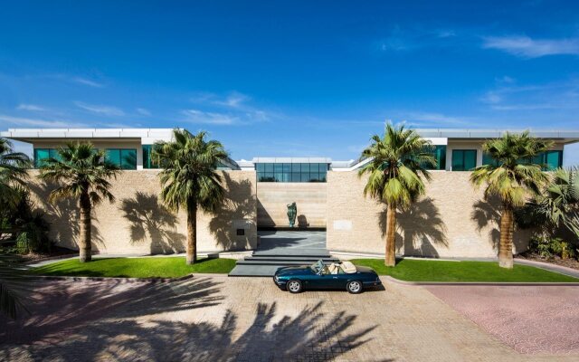 Отель Meliá Desert Palm