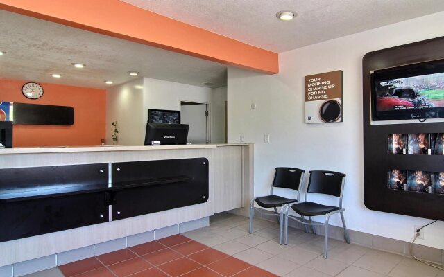 Motel 6 Carlsbad, NM