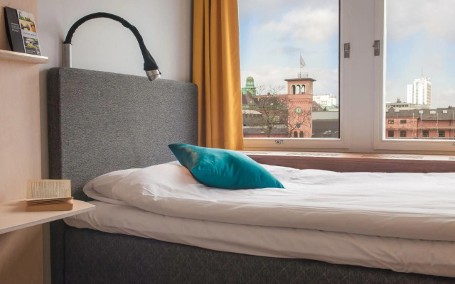 Moment Hotels