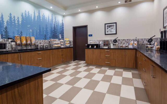 Best Western Plus Hinton Inn & Suites