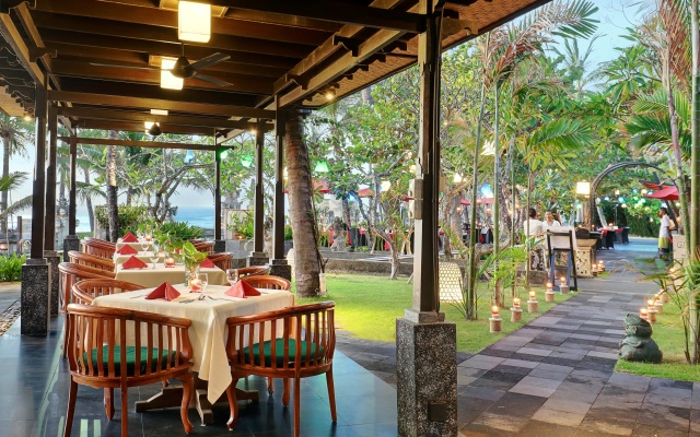 Legian Beach Hotel