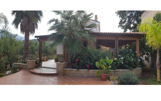 Luxurious villa at shore