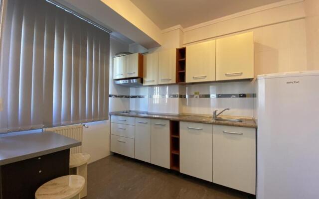 Lira Pacific Aparthotel