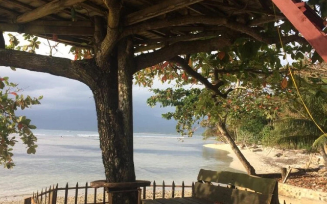 Krui Surf Camp Hotel Mutiara Alam Zandino